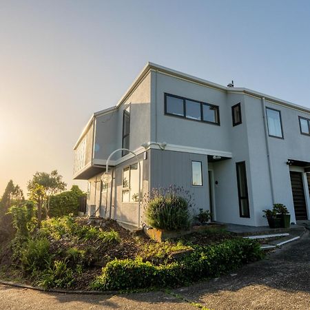 Cosy Unit With Incredible Views & Sky Tv Villa Whanganui Exterior foto