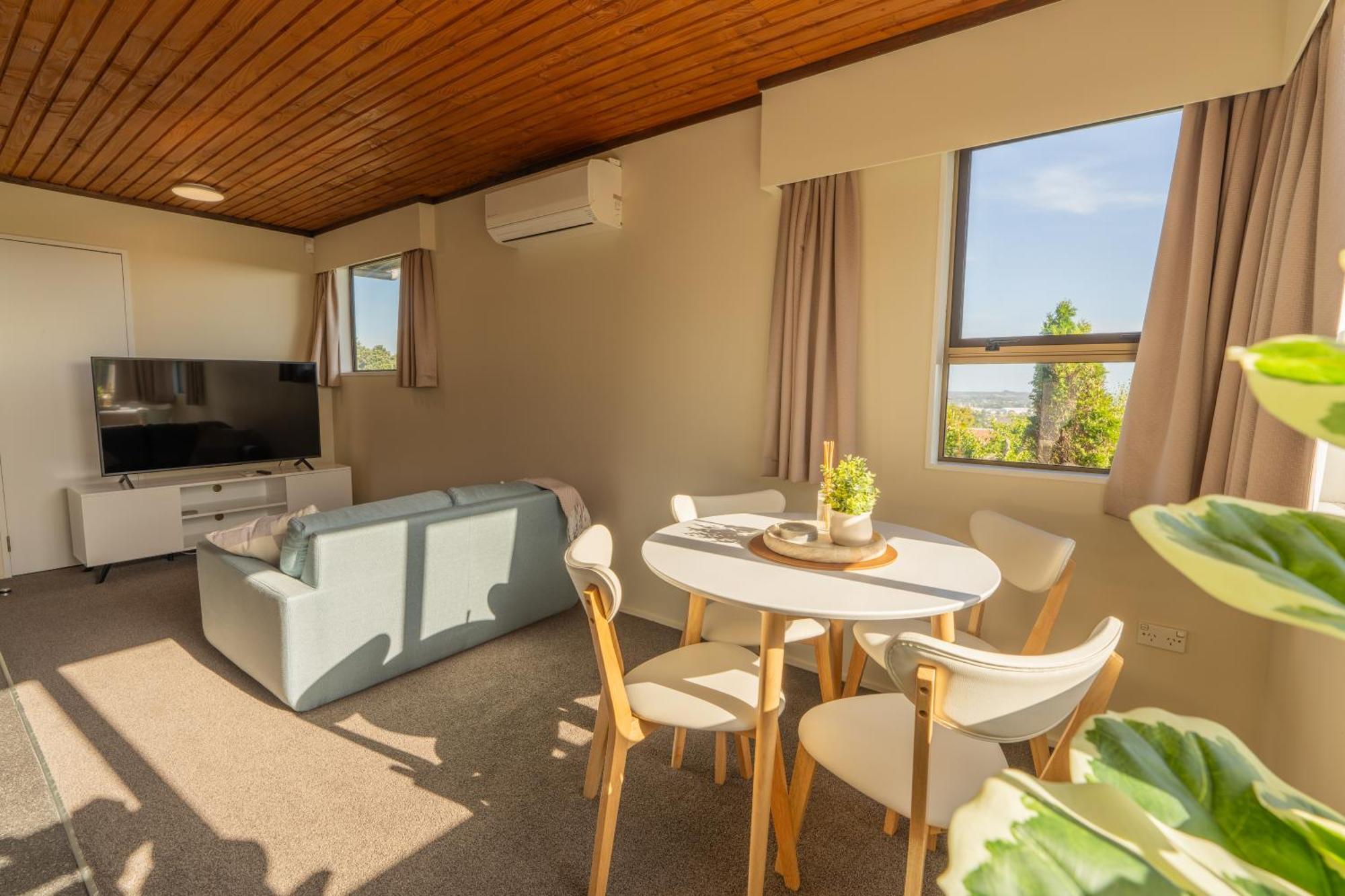 Cosy Unit With Incredible Views & Sky Tv Villa Whanganui Exterior foto